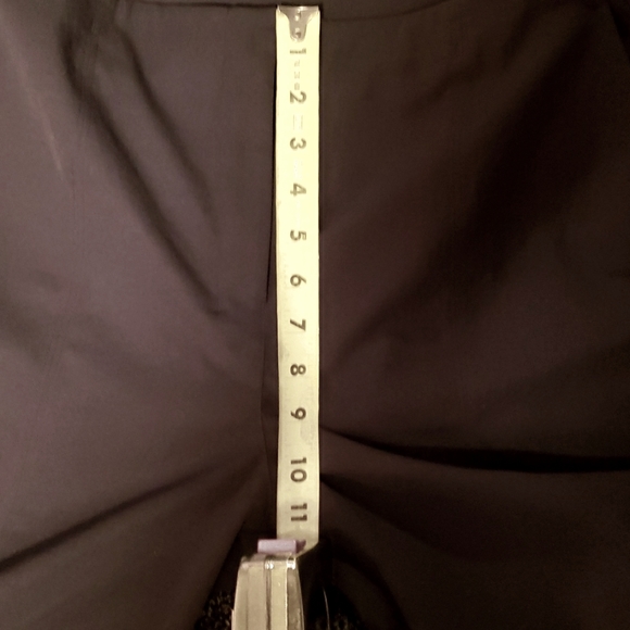 EUC Lululemon black shorts size 10 - Picture 9 of 9